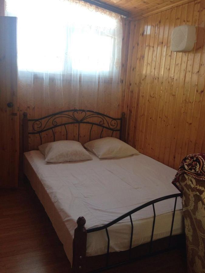 Guest House On Apskha Leona 12 Gagra Exterior foto